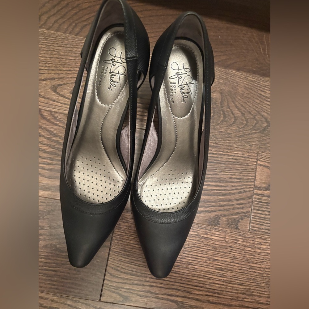 Life Stride Black Heels Size 8.5